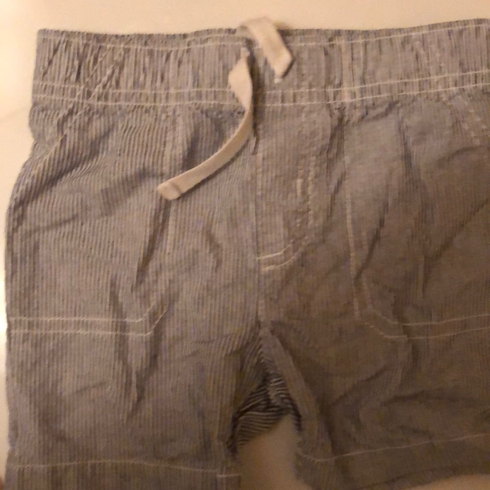 5 Little boys shorts all for 20$